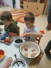 Húsvétolás az oviban